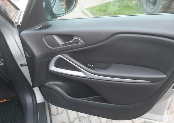 Opel Zafira cena 23400 przebieg: 289500, rok produkcji 2012 z Opatów małe 352